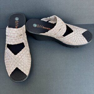 Bernie Mev Metallic Champagne Wedge Comfort Elastic Sandals Size US 5, UK 36